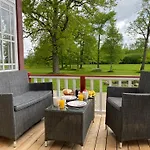 Kursi Summer Manor Laasme