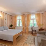 Guest house Kursi Summer Manor