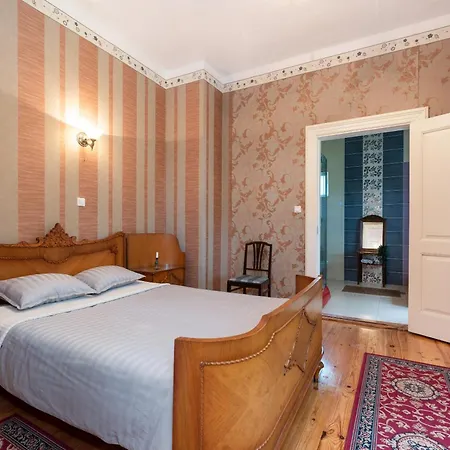 Kursi Summer Manor Pensión 3*