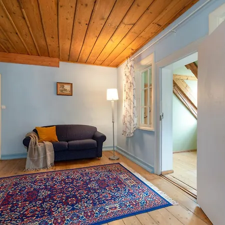 Kursi Summer Manor Laasme