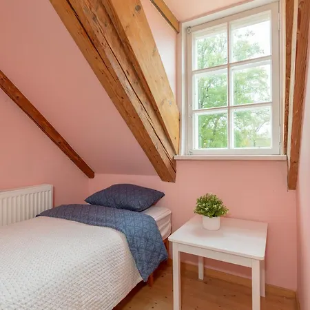 Kursi Summer Manor 3* Laasme